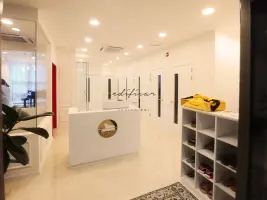 화이트톤 미니멀 피아노학원 리셉션 인테리어